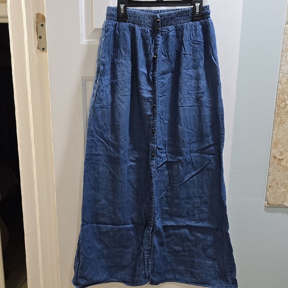 Passport Chambray Blue Skirt Size S